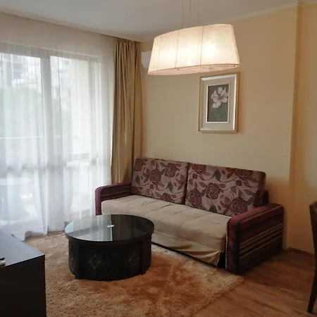 Golden Line Aparthotel *